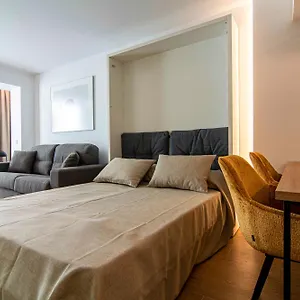 apartamentos-1-abril.es-andalucia.com/